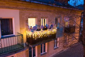 Weihnachten auf einem Balkon | von Adas VasiliauskasWeihnachten auf einem Balkon | von Adas Vasiliauskas