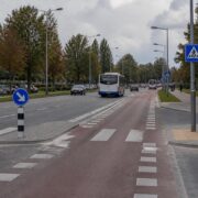 Riga richtet auf der Rostokas-Straße eine Busspur ein